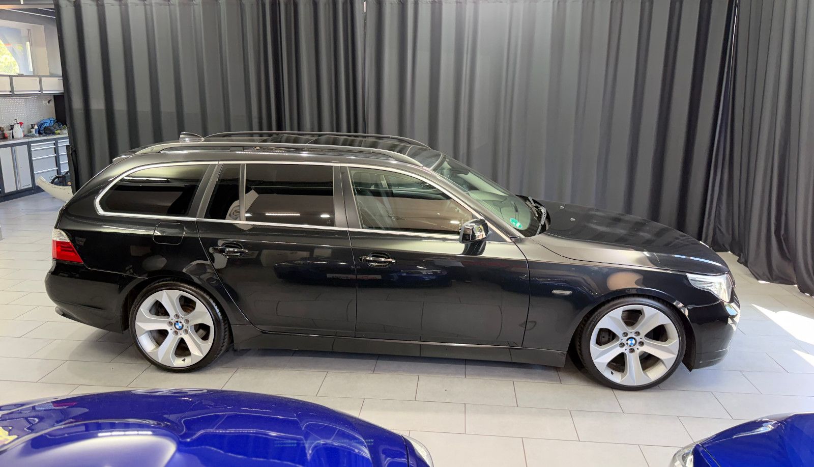 Fahrzeugabbildung BMW 523I Touring |PDC|PANO|NAVI|LEDER