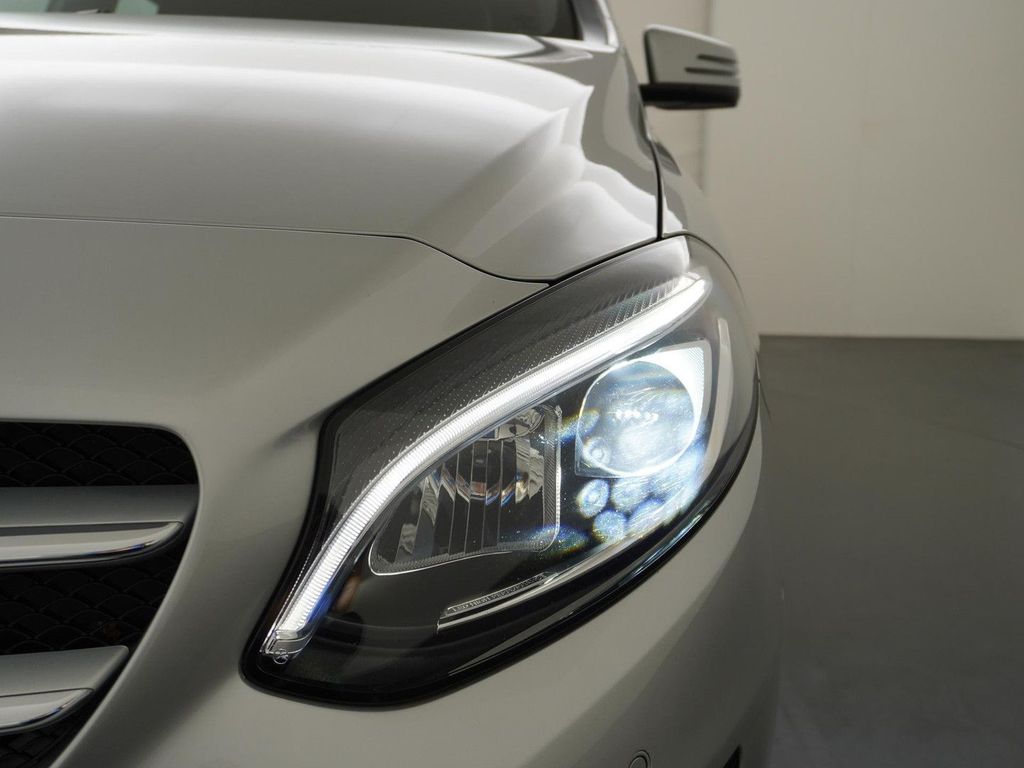 Mercedes-Benz B 180 Ambition Facelift Urban navi kamera AHK au