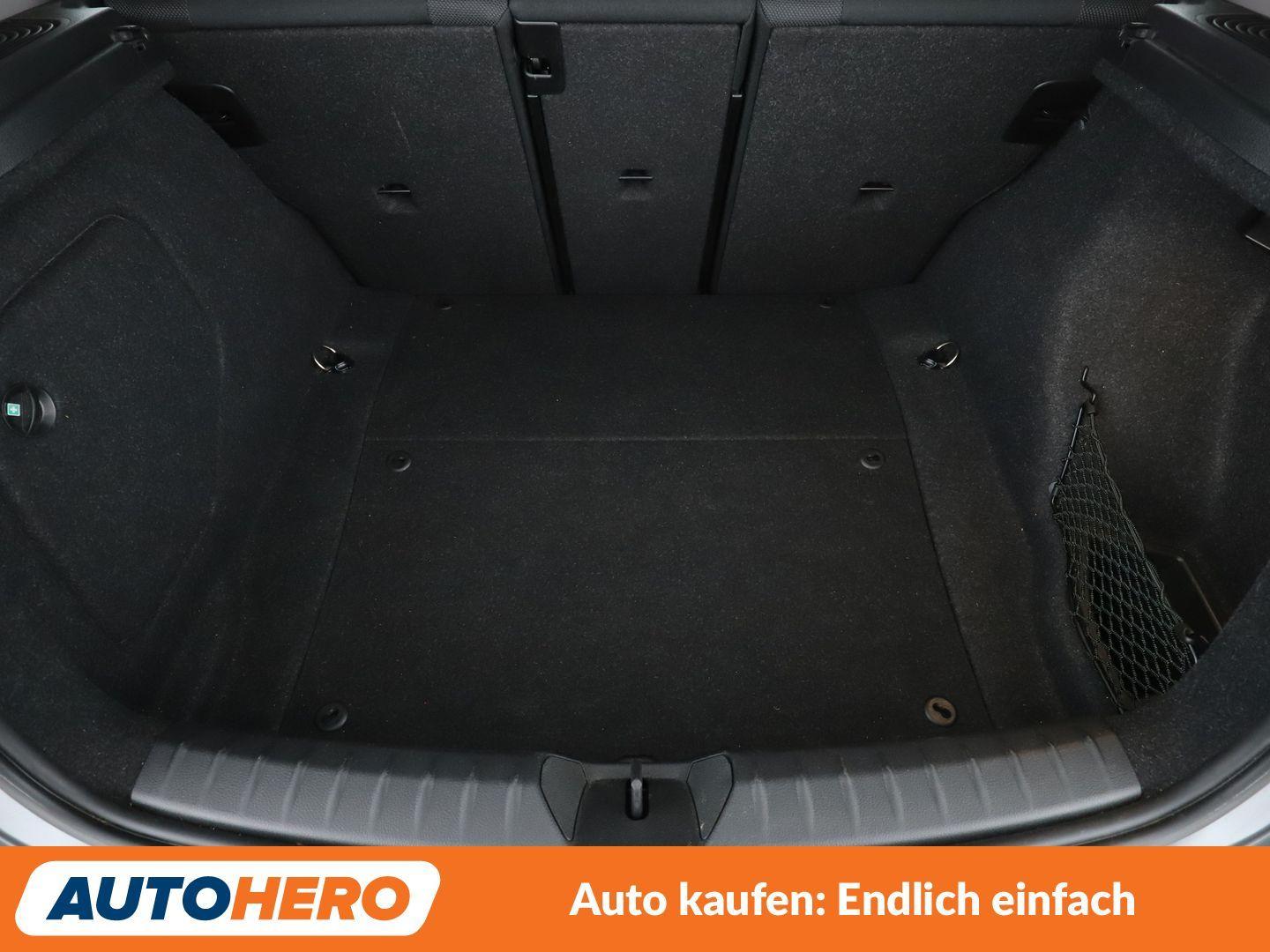 BMW 118i Sport Line Aut.*NAVI*LED*PDC*TEMPO*