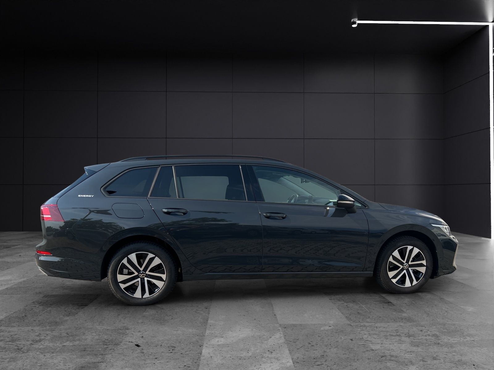 Fahrzeugabbildung Volkswagen Golf VIII Variant TSI Energy DSG LED Navi AID AC
