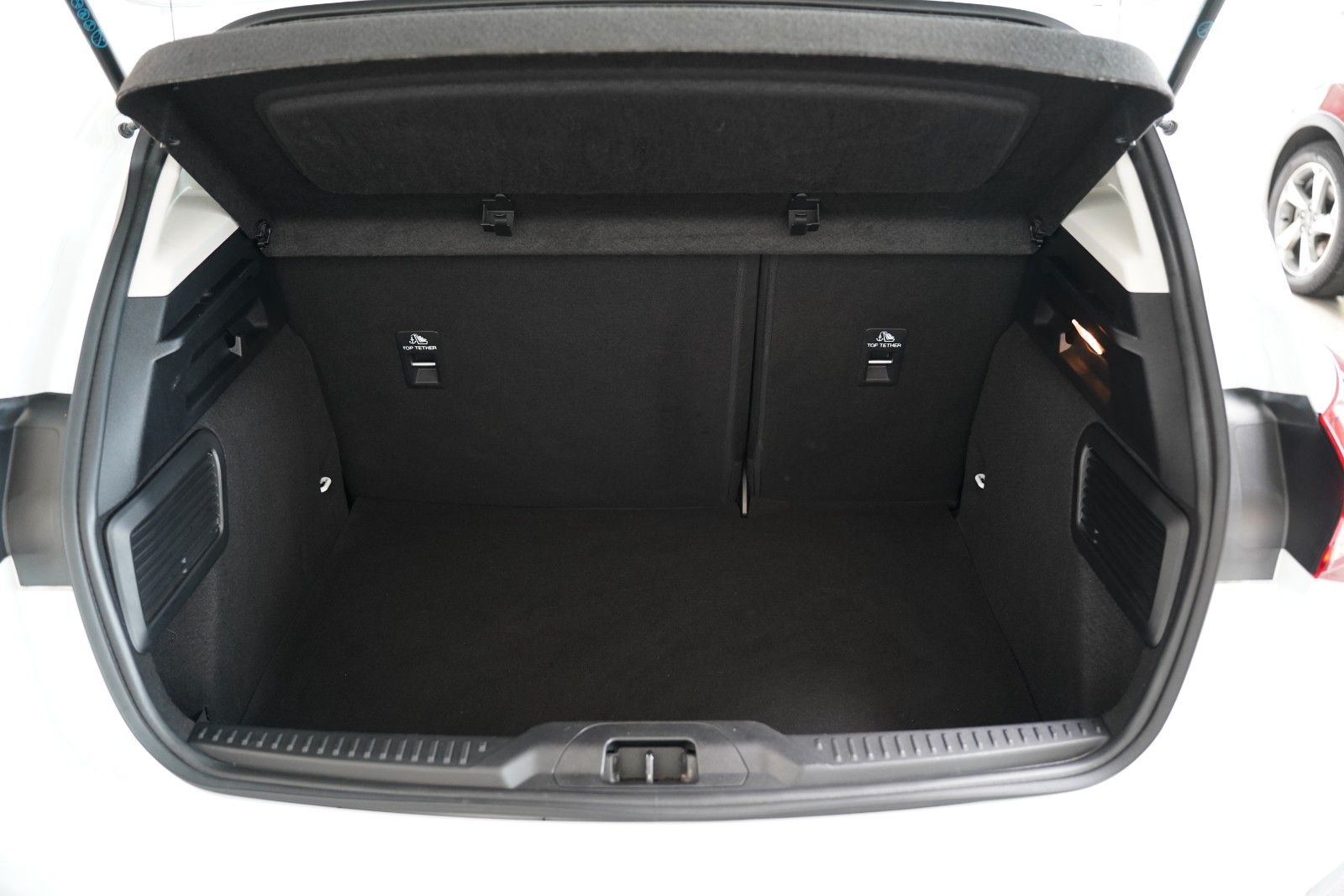 Fahrzeugabbildung Ford Focus Titanium Hybrid, Winter P,. AK  PP vo+hi