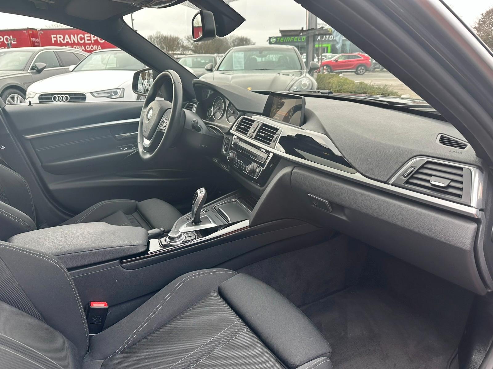 BMW Touring 318 i Sport Line TMP SZH LED NAVI PANO