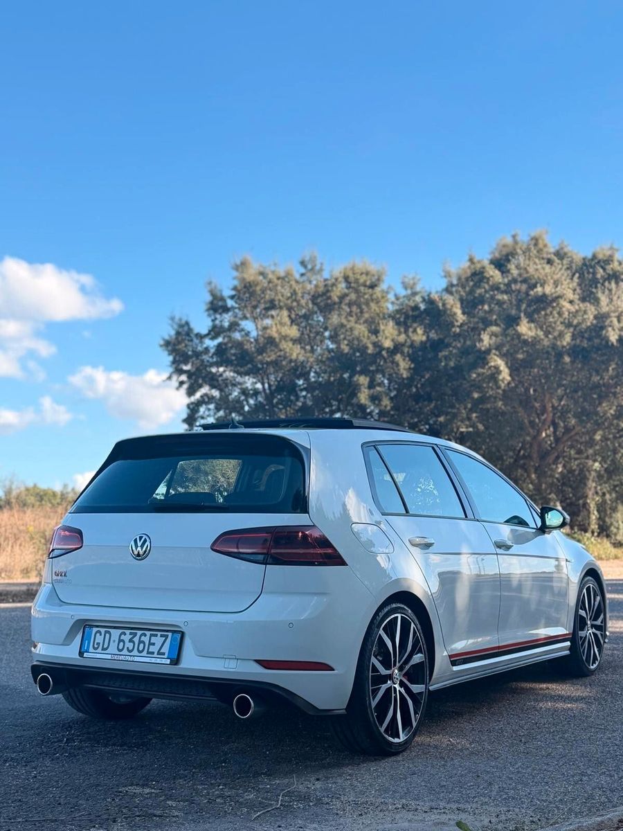 Volkswagen Golf GTI Performance 2.0 245 CV TSI D imagem 3