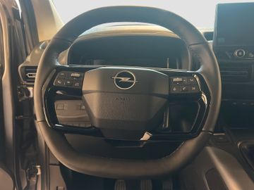 Fotografie 11 des Opel Combo Life 1,5 D Edition Navi, RFK, Lenkradheiz.