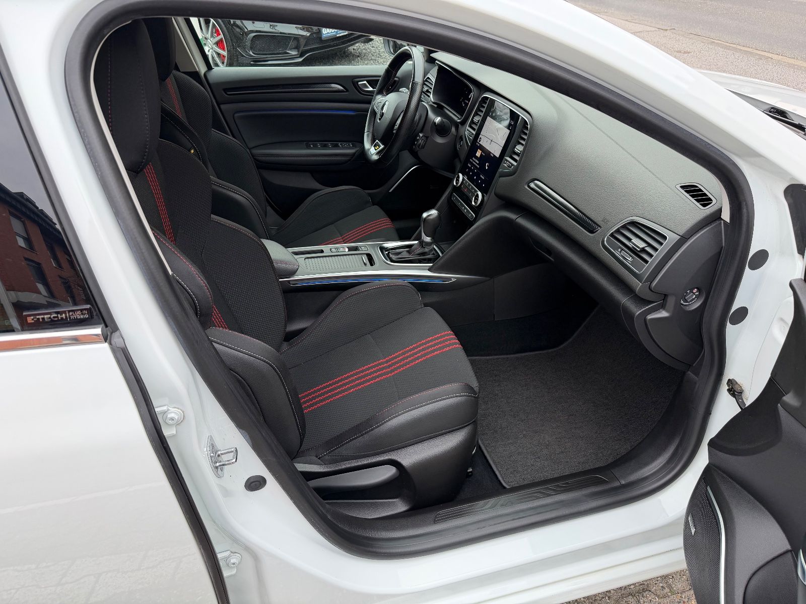 Fahrzeugabbildung Renault Megane IV Grandtour R.S. LINE 1-HD NAVI LED BOSE
