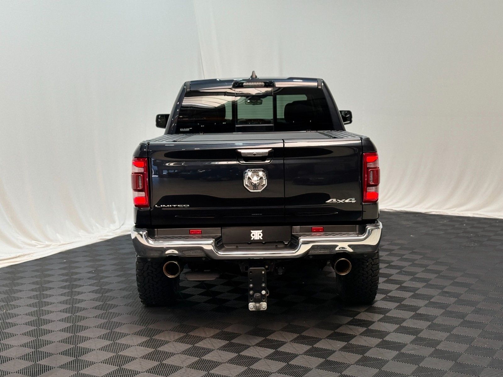 Fahrzeugabbildung Dodge Limited / CREW CAB / 4x4 / Harman Kardon / 360°