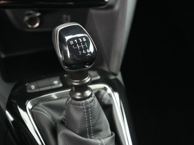 Corsa F FACELIFT YES+SITZHEIZUNG+LED-SCHEINWERFE
