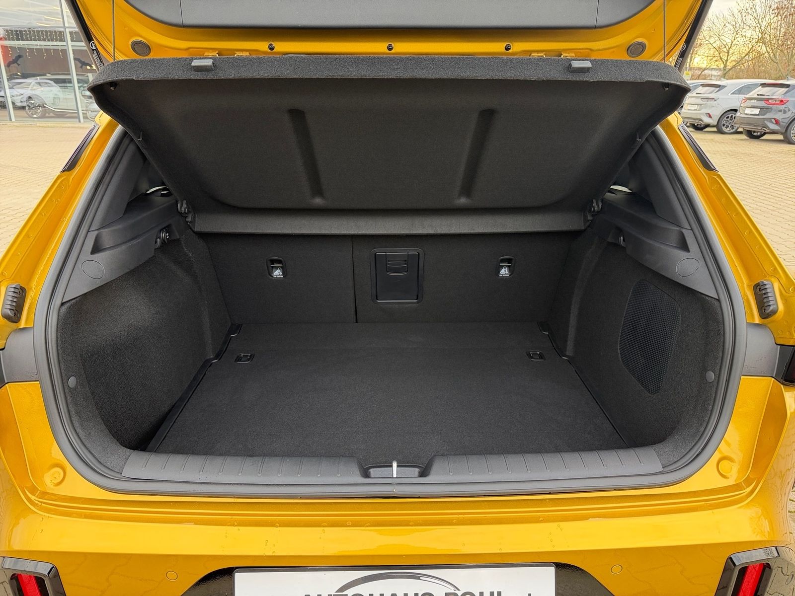 Fahrzeugabbildung Kia K4 1.6T 180 DCT GTLine DWP+ SZ SD 18