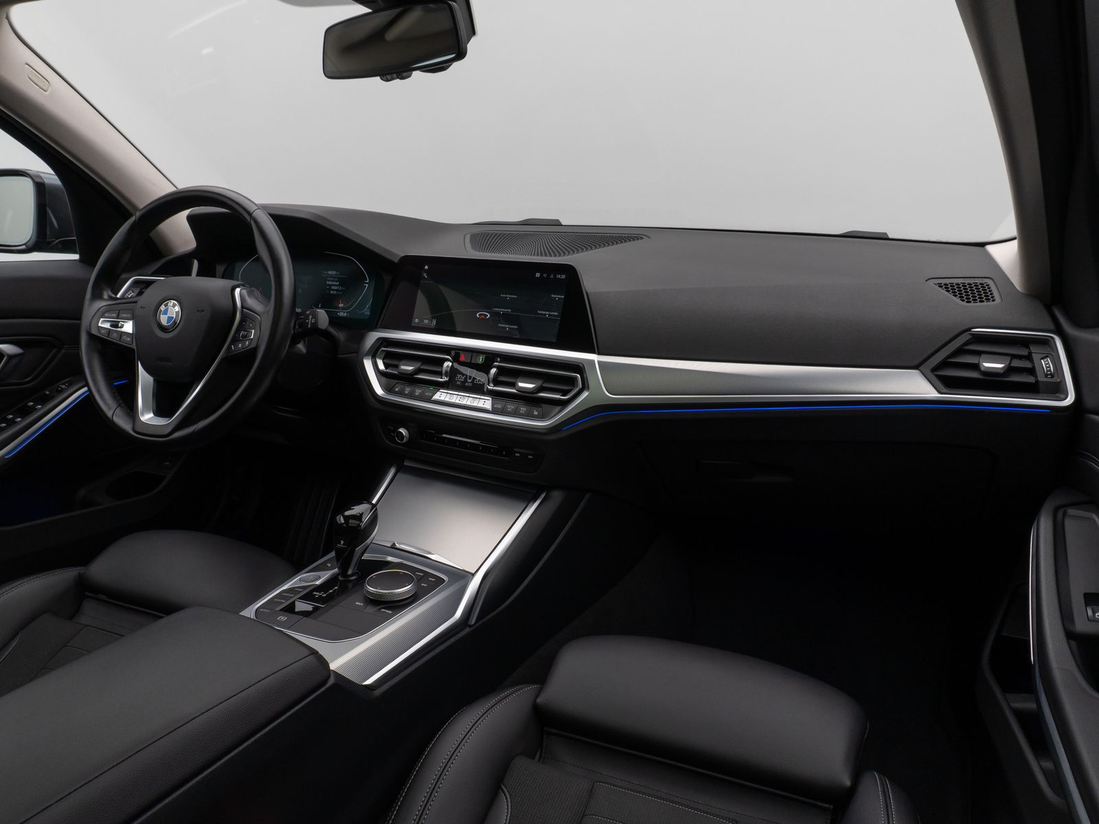 Fahrzeugabbildung BMW 320d SportLine Panorama Kamera DAB Komfort Alarm