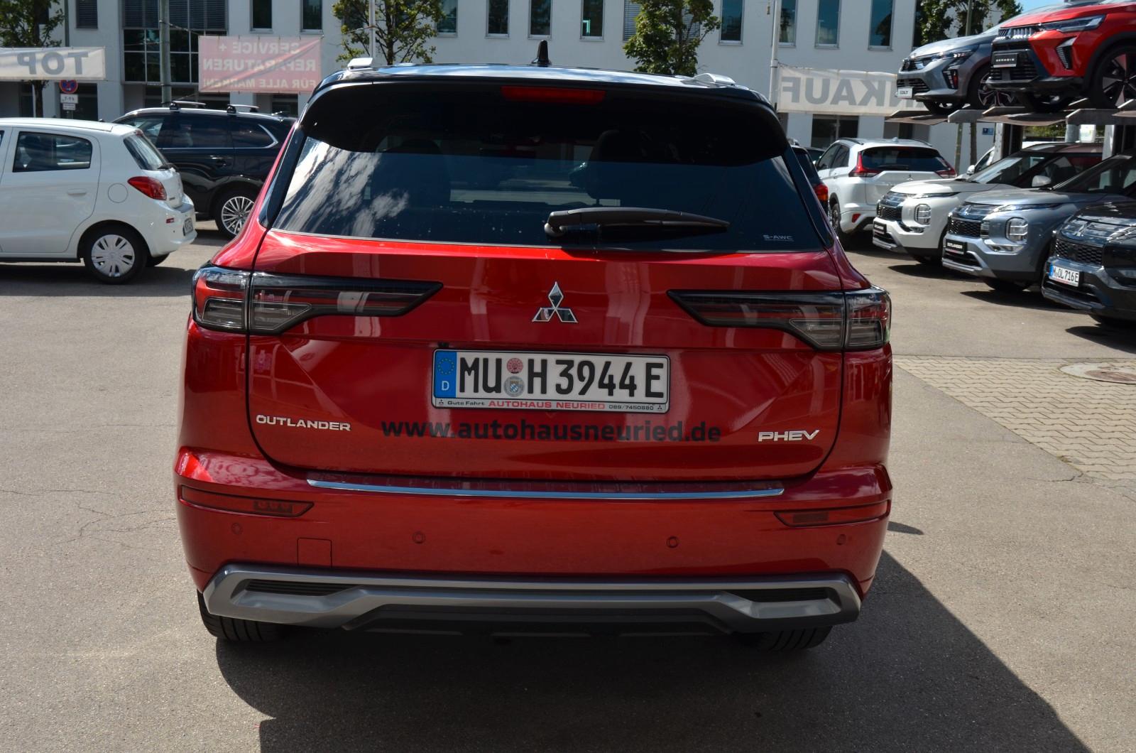 Mitsubishi Outlander 2.4 PHEV DIAMANT TOP AT 4WD LEDER MJ26