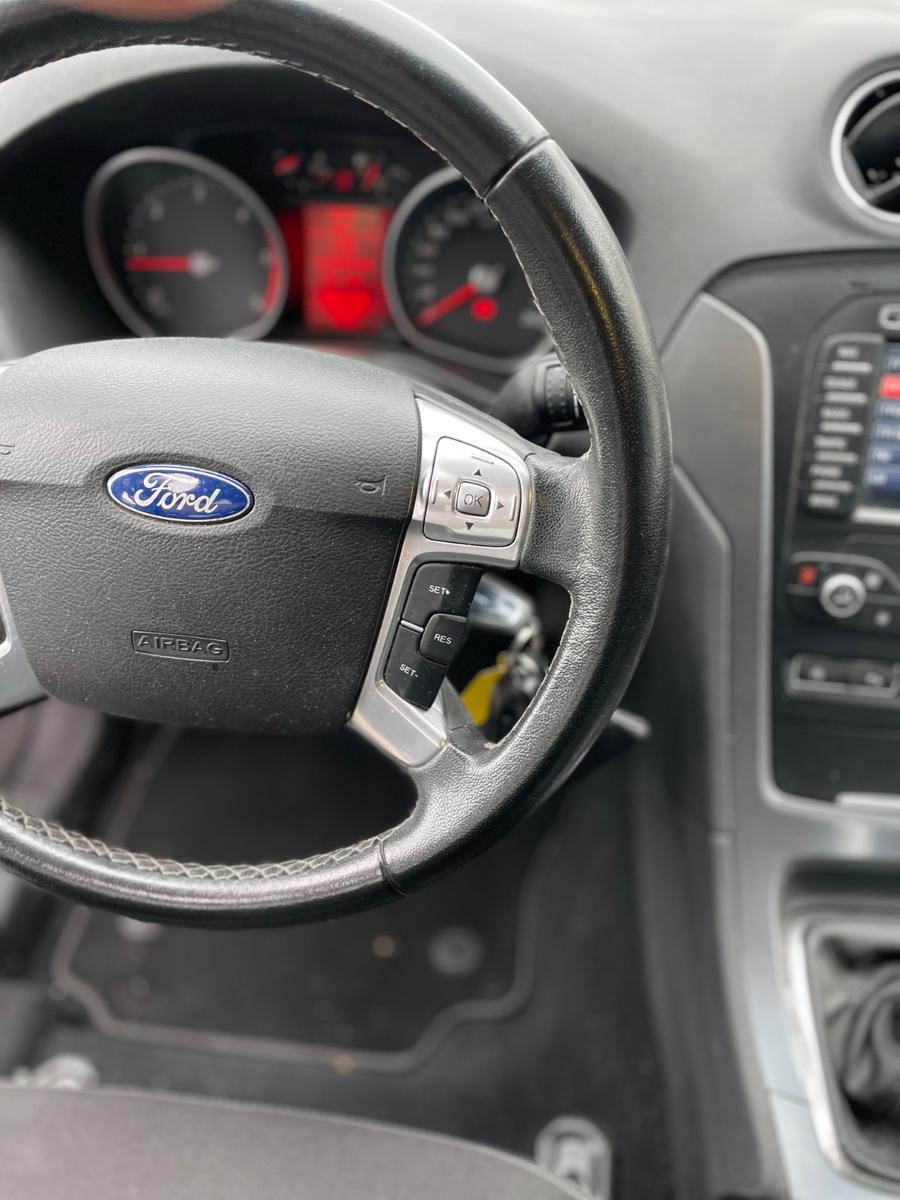 Ford Mondeo 2012 — photo 11