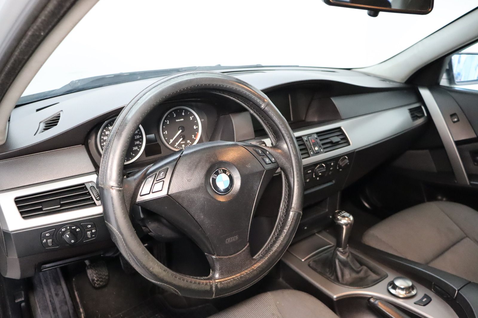 Fahrzeugabbildung BMW 520 i * Sitzhzg. * Tempomat