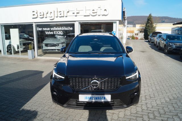 Volvo XC40 B4 Benzin 2WD Plus Dark DKG/Panora/BLIS/360