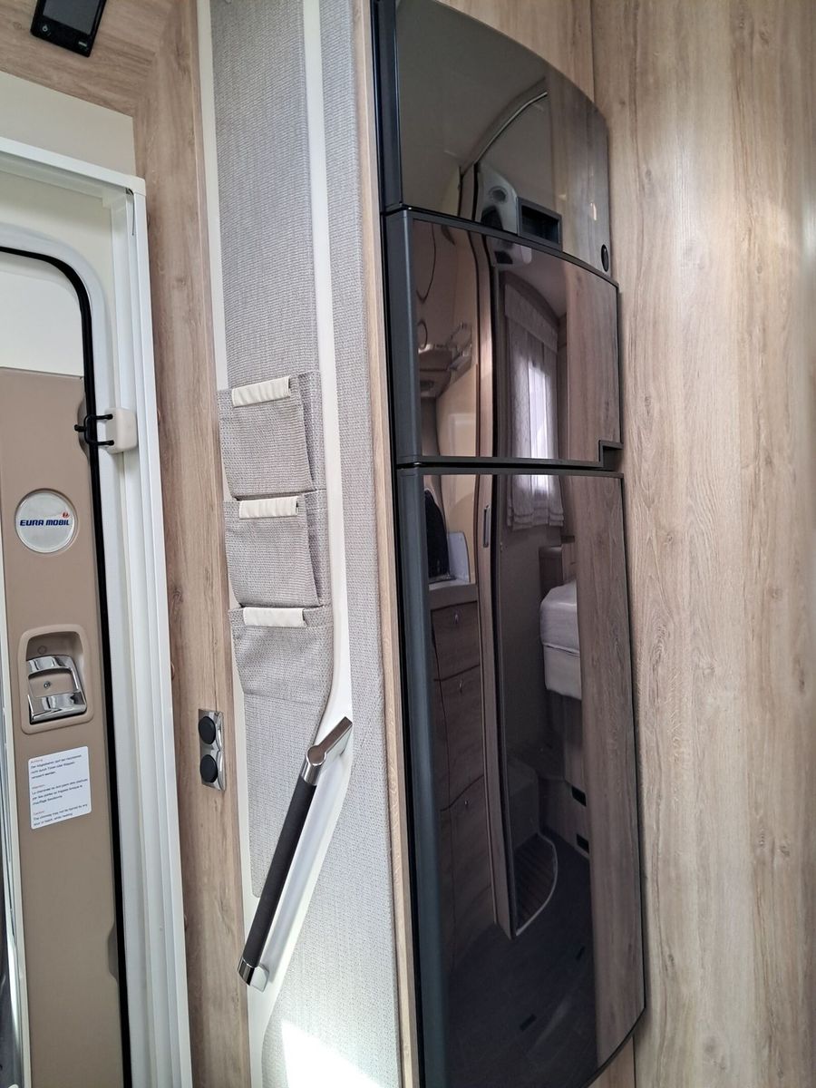 Fahrzeugabbildung Eura Mobil Integra Line 695 QB Markise,Automatik,RK