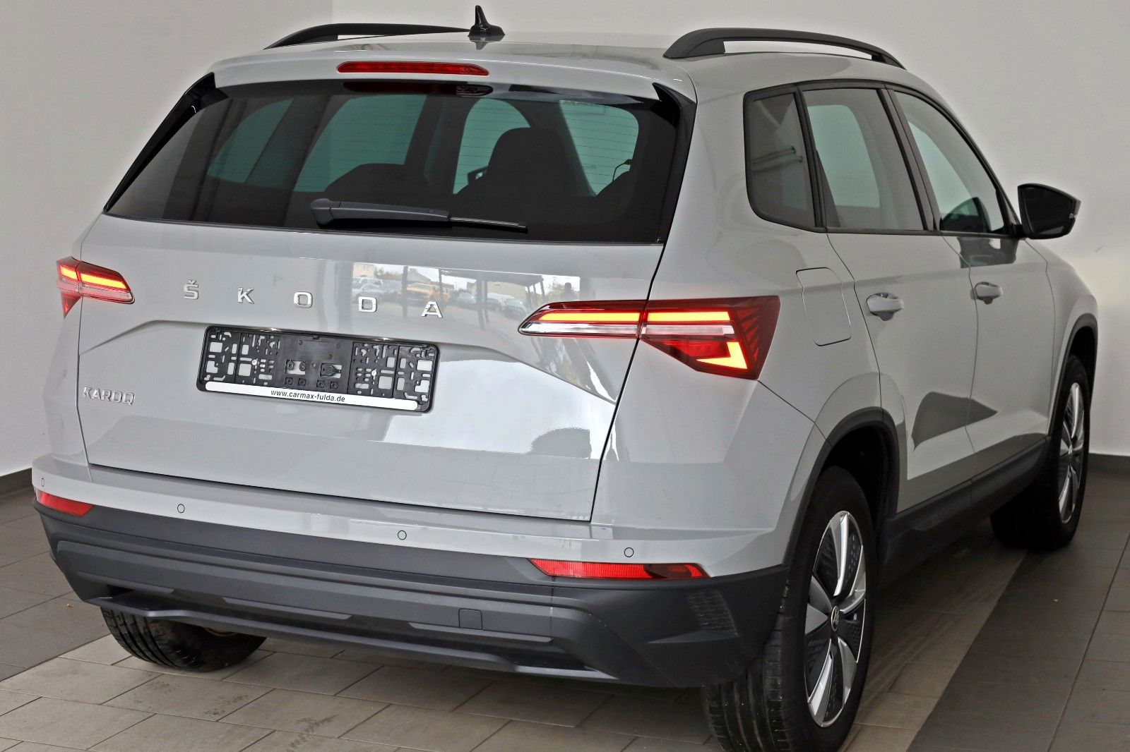 Fahrzeugabbildung SKODA Karoq Ambition,Navi,PDc,8 fach Alräder!