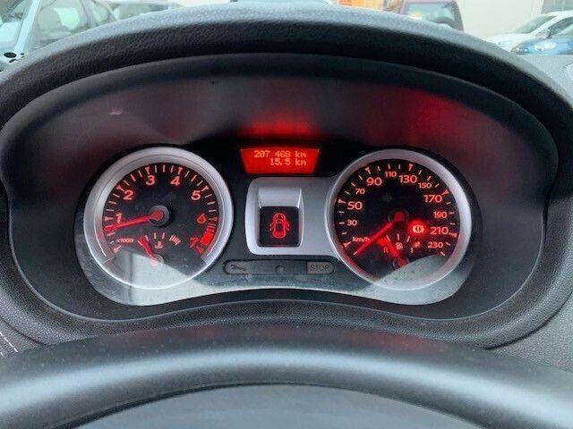 Renault Clio 2011 — photo 12