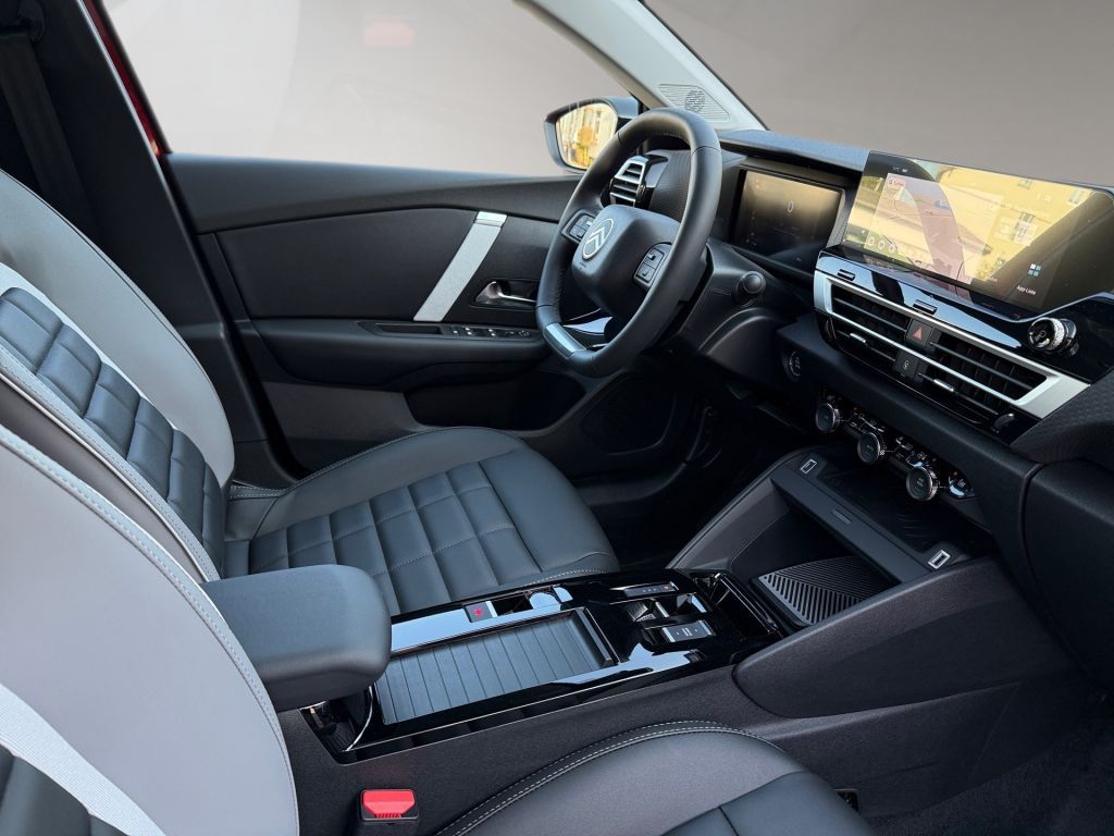 Fahrzeugabbildung Citroën C4 Hybrid 145 MAX Neuwagen*Schiebedach*Winter-P.