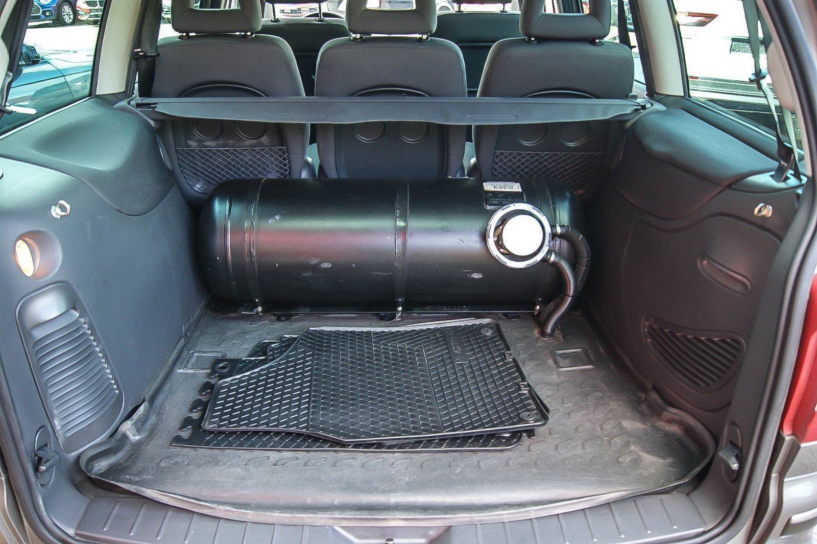 Fahrzeugabbildung Volkswagen Sharan 1.8T AUTOGAS United XENON NAVI EGSD PDC