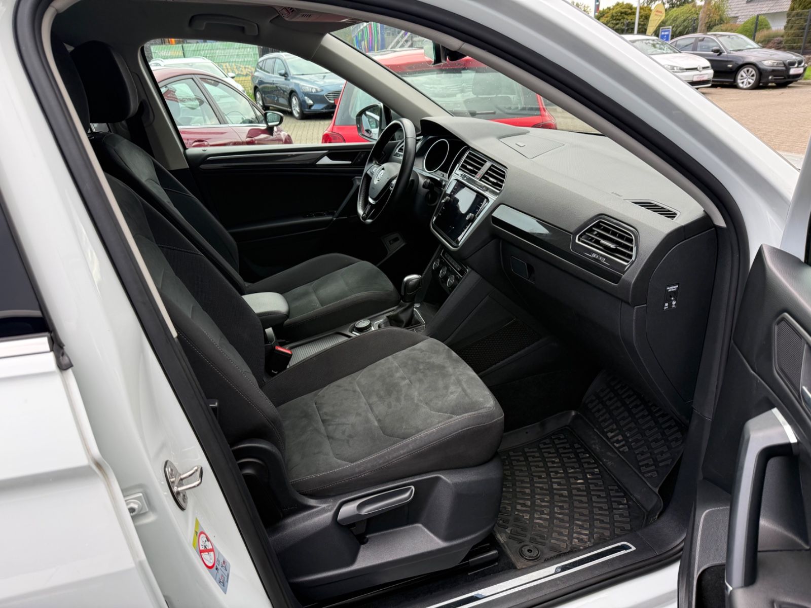 Tiguan Allspace Highline 4Motion*7-SITZER*NAVI*2