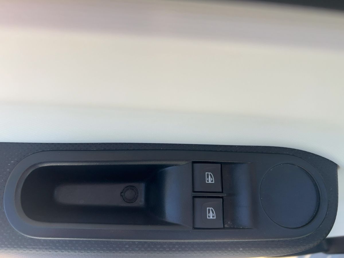 Fahrzeugabbildung Renault Twingo ZEN Electric Schukoladekabel