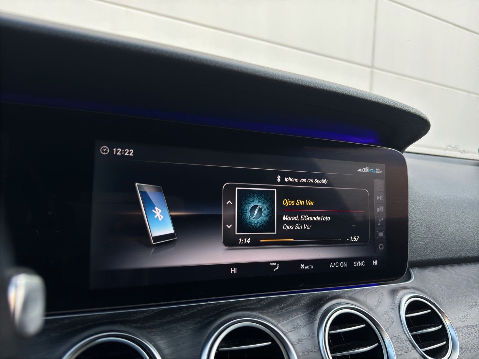 Fahrzeugabbildung Mercedes-Benz E 220d Lim. Pano/Widescreen/Kamera/MBeam