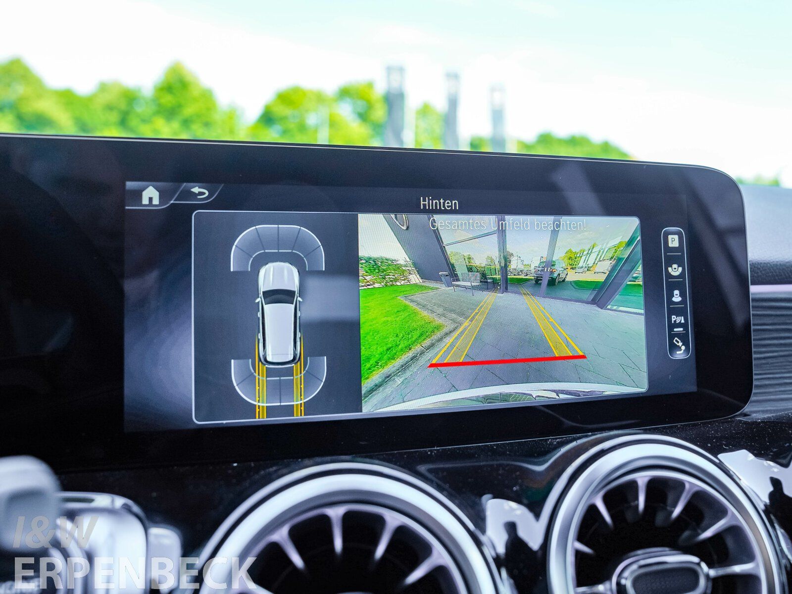 Fahrzeugabbildung Mercedes-Benz GLB 200 d Distronic AHK Kamera Multibeam Keyless