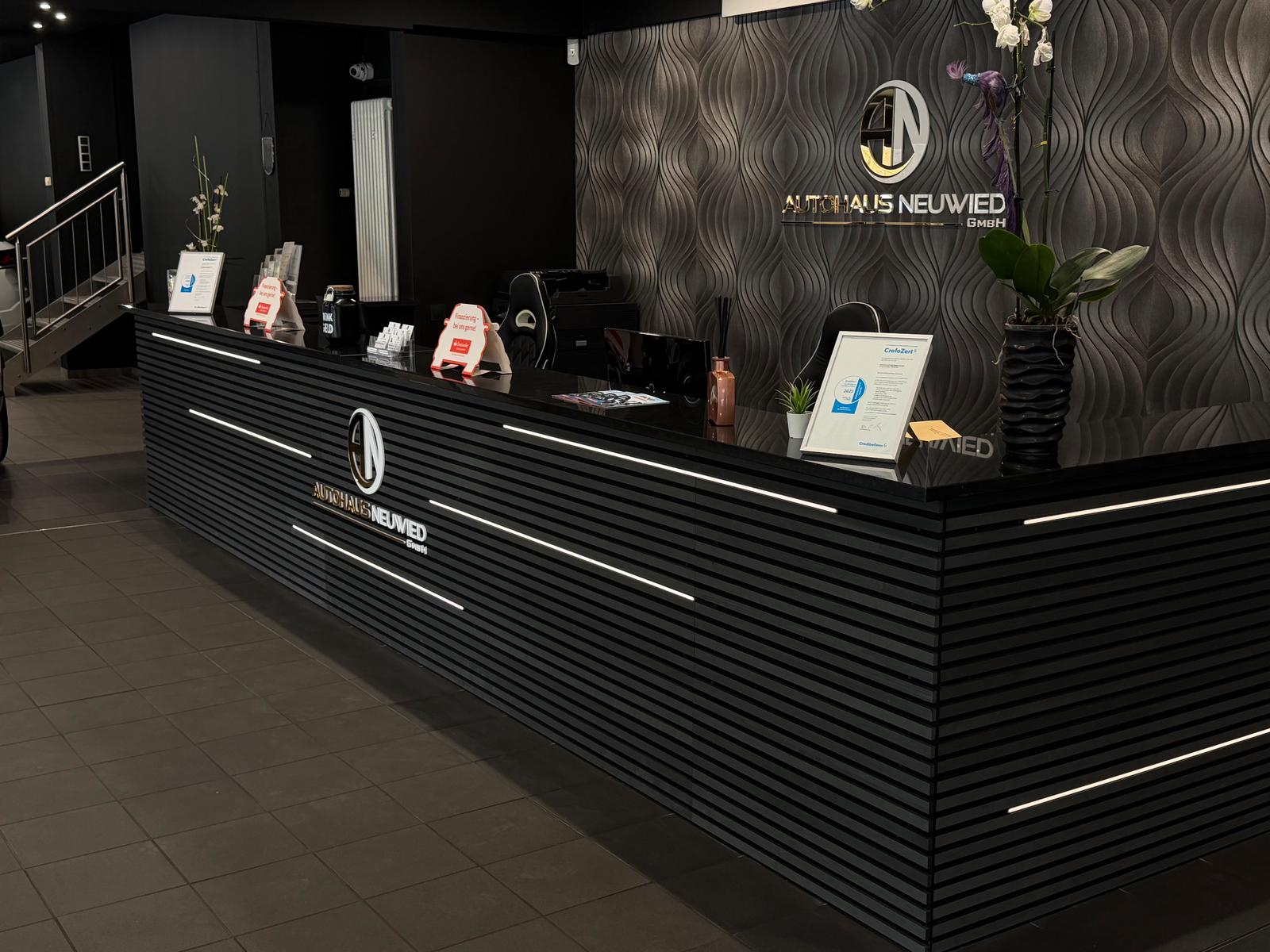 showroom-image-bottom