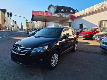Volkswagen Tiguan - 1