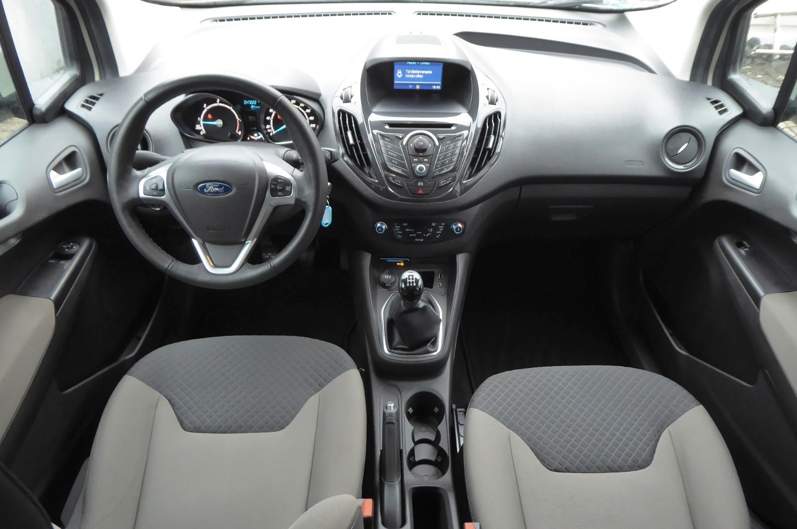 Ford Tourneo Courier Titanium original 47.300 km!