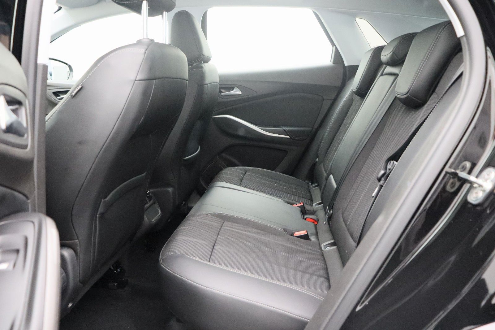 Fahrzeugabbildung Opel Grandland X 1.2 GS Line