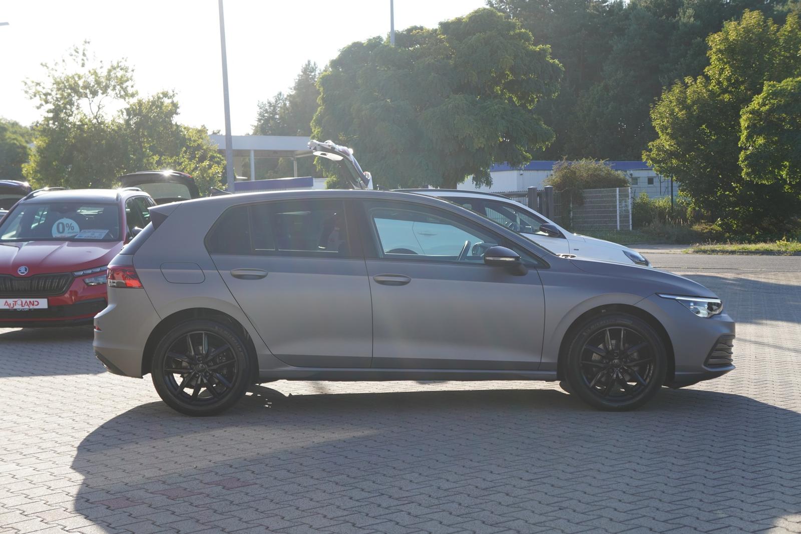 Volkswagen Golf VIII 1.5 16V TSI Life LED ACC App-Connect