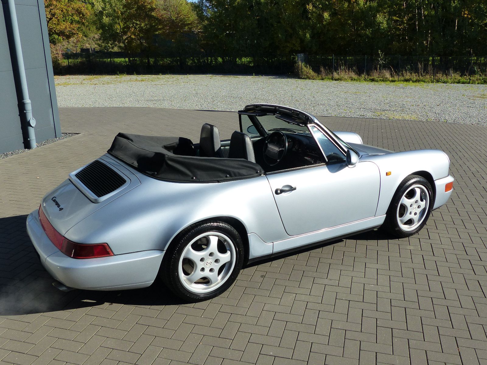 Fahrzeugabbildung Porsche 964 Carrera 4 Cabriolet