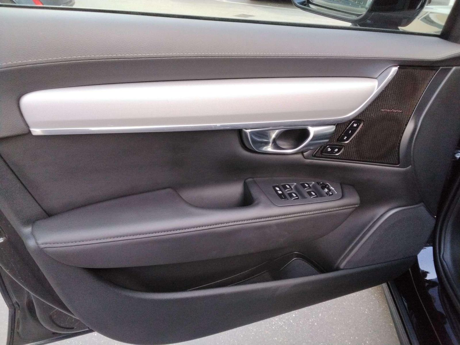 Volvo V90 Plus Dark Recharge Plug-In Hybrid AWD foto 14
