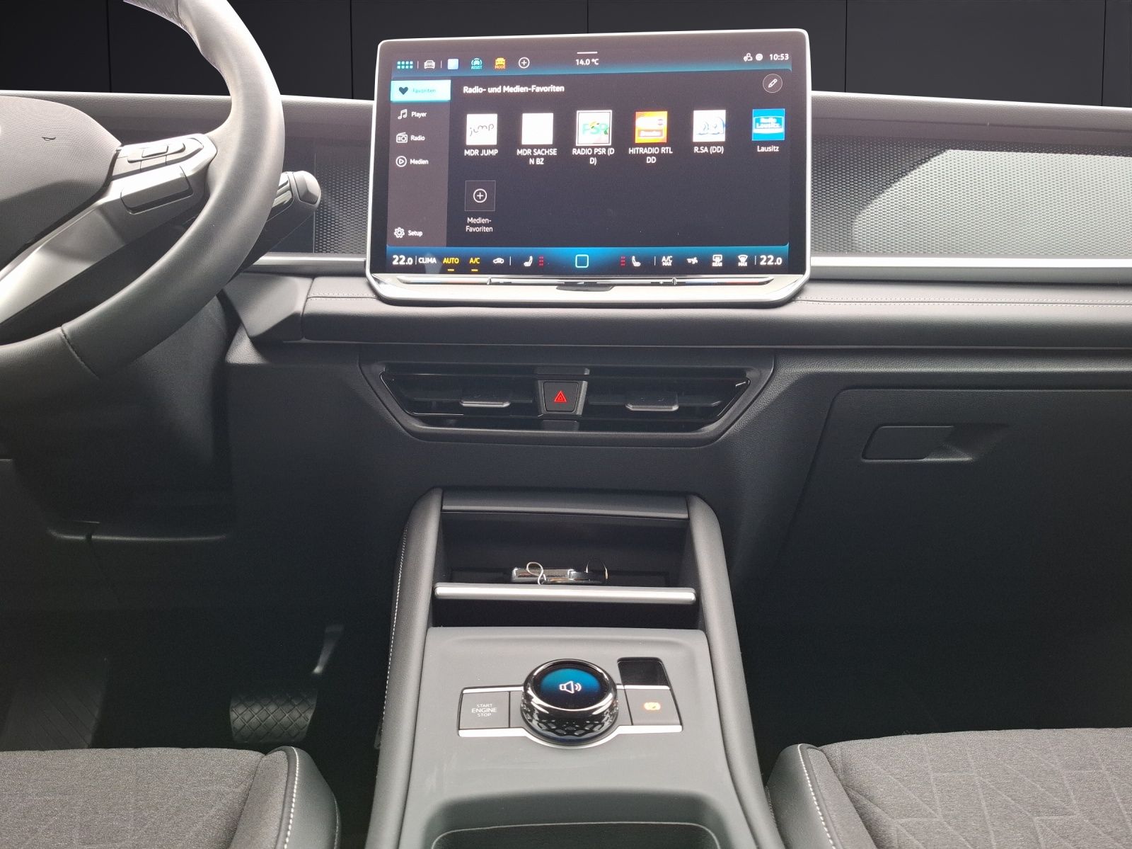 Fahrzeugabbildung Volkswagen Tayron TDI Life DSG 4M LED AHK Navi HUD AID ACC