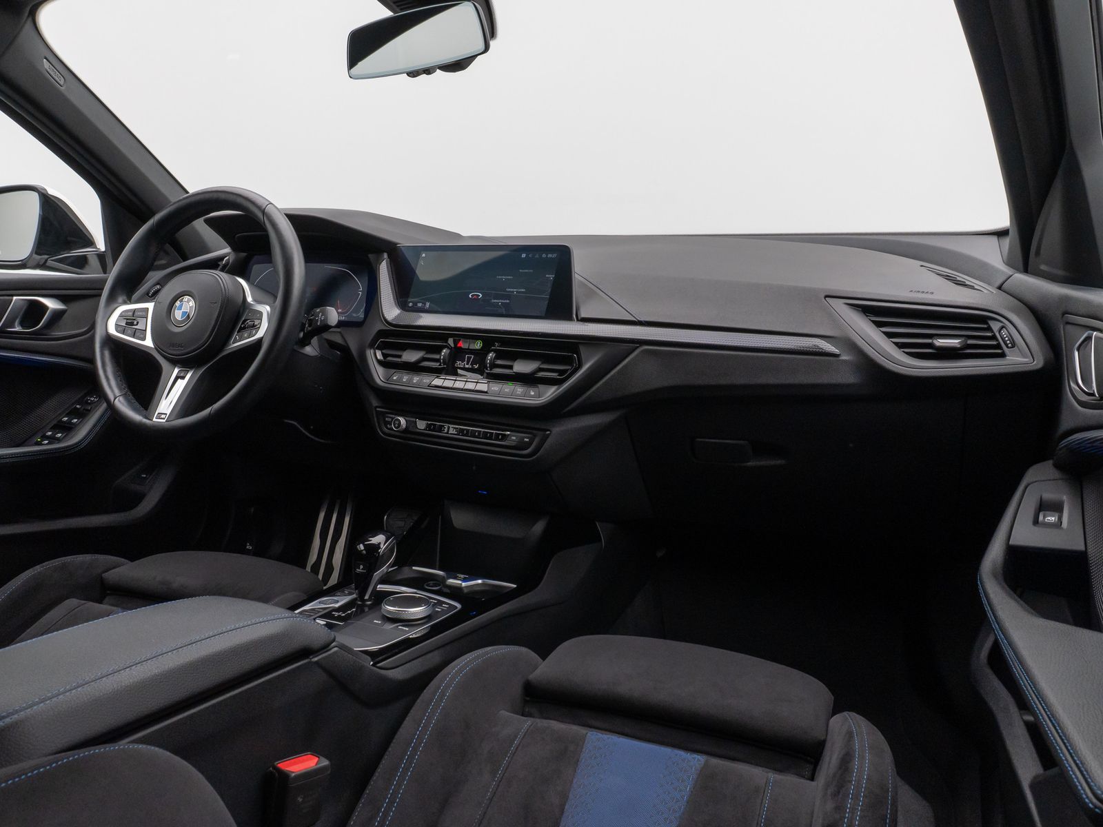 Fahrzeugabbildung BMW 120i M Sport Kamera DAB Lenkrhzg DrivAssis Alarm