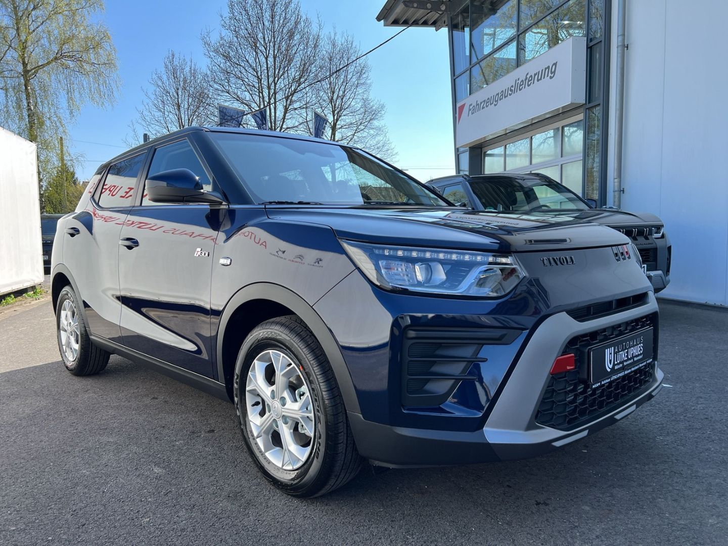 Fahrzeugabbildung Ssangyong Tivoli Nomad 2WD Automatik Navi LED CarPlay DAB
