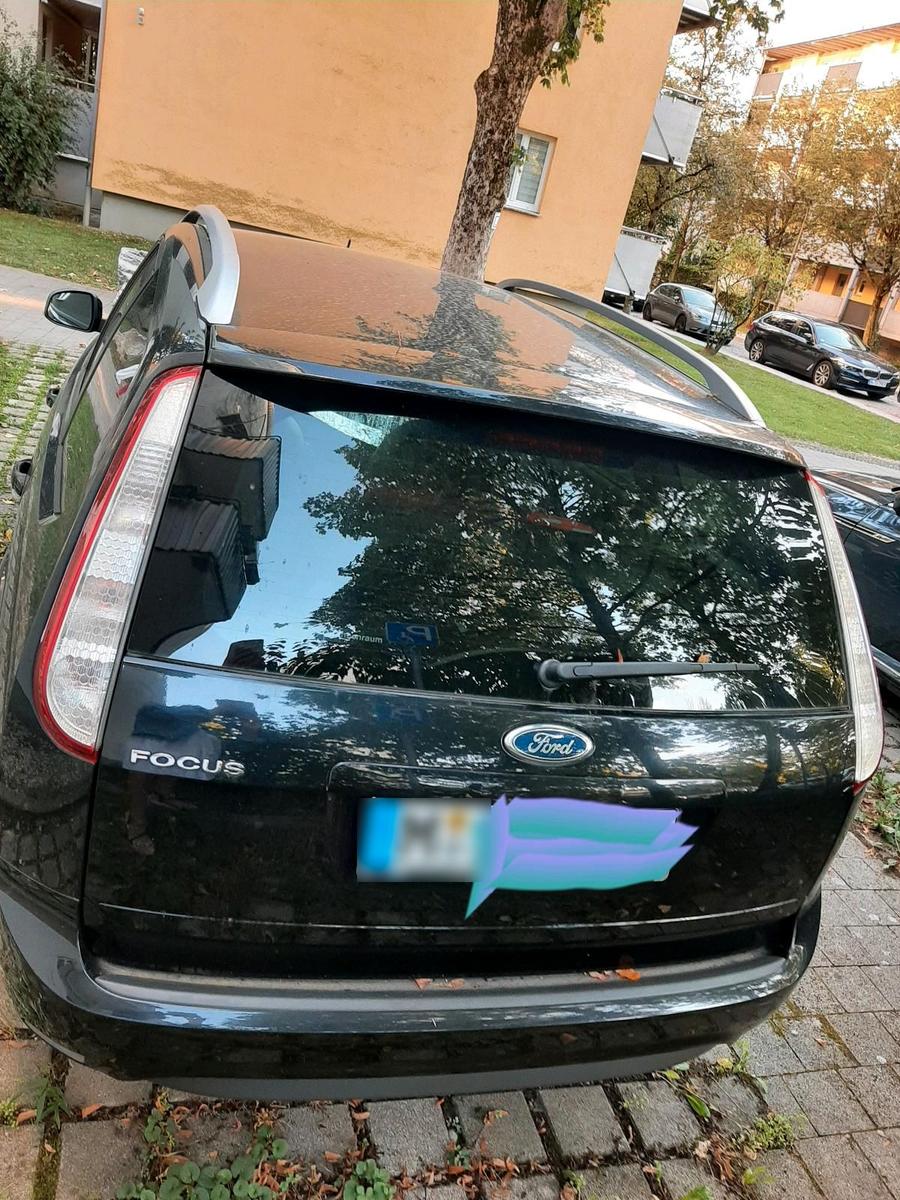 Ford Focus 2009 — вигляд ззаду