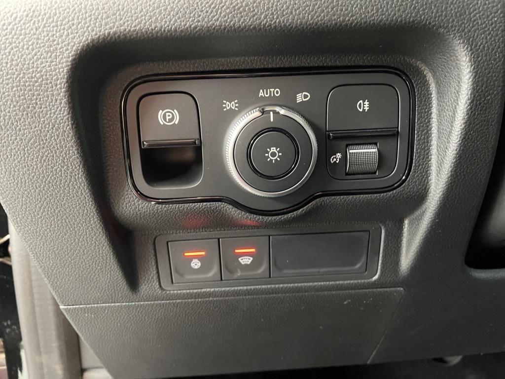 Fahrzeugabbildung Mercedes-Benz T 180 d Edition Standard AUT LED KAM Navi SHZ
