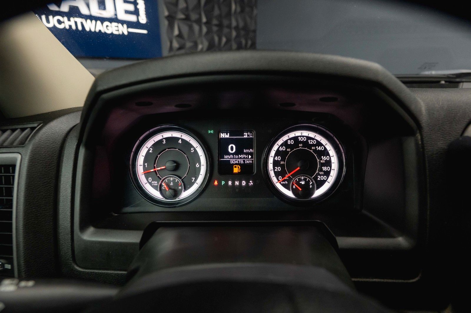 Fahrzeugabbildung Dodge RAM 5.7 V8 HEMI 4x4 OFFROAD Night-Paket LONGBED