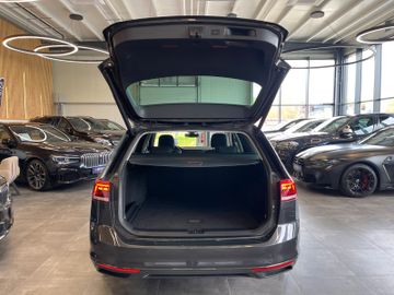 Volkswagen Passat Variant *LED*AHK*ACC*3ZONEN*1HAND*