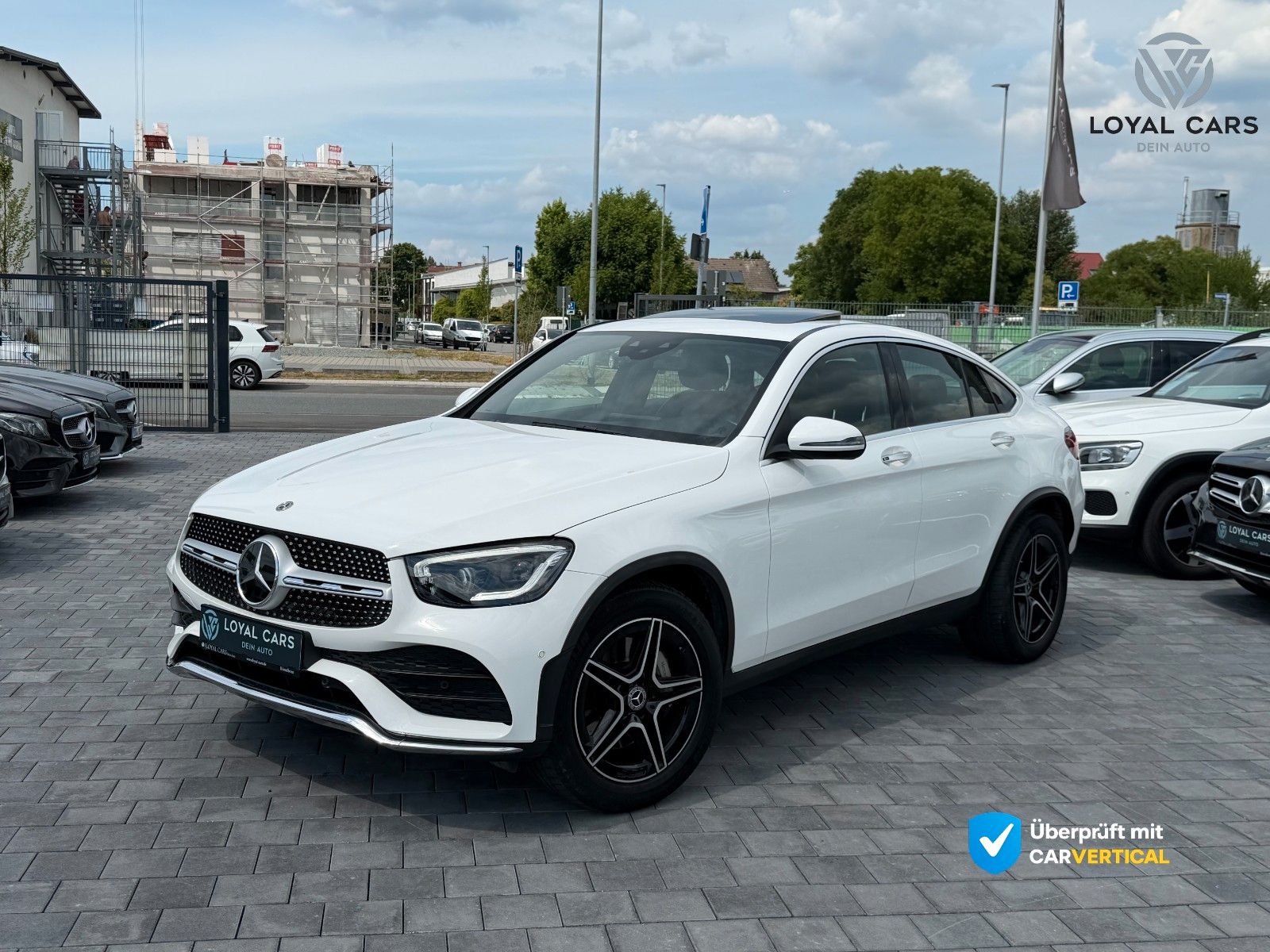 MERCEDES-BENZ GLC 300 Coupe 4M*AMG*VOLL*SB-DACH*MASSAGE*Dist+