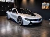 BMW i8  7.300km  Sammlerzustand  Garantie Silber - gebrauchte BMW i8 aus dem Jahr 2015