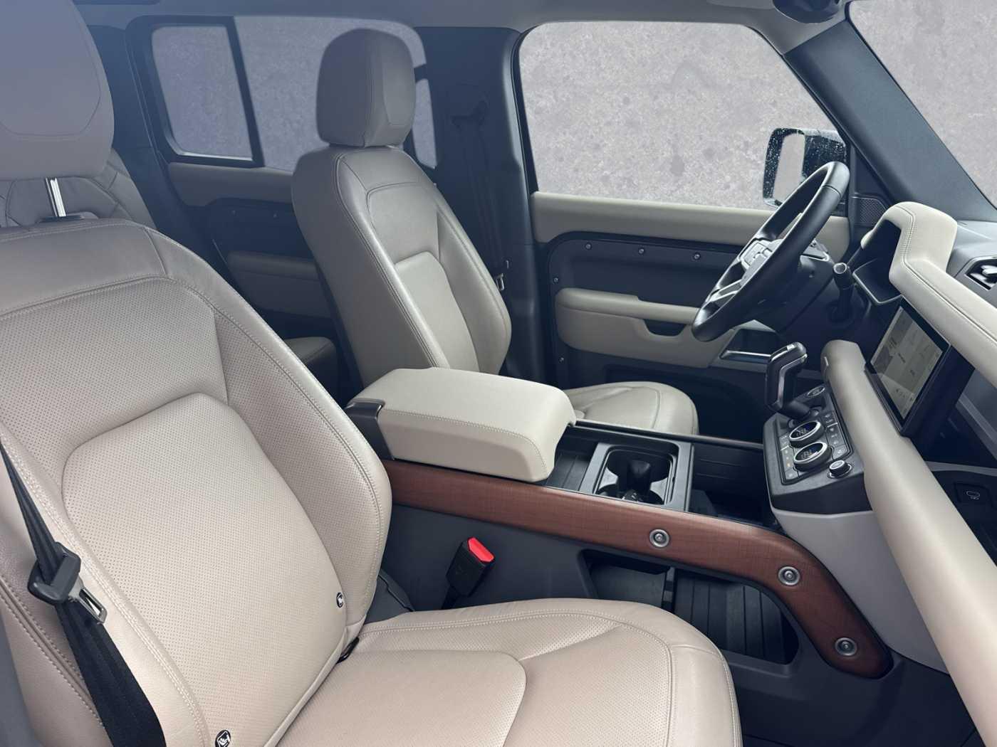 Land Rover Defender 110 D200 SE AWD AHK ACC Luftfahrwerk