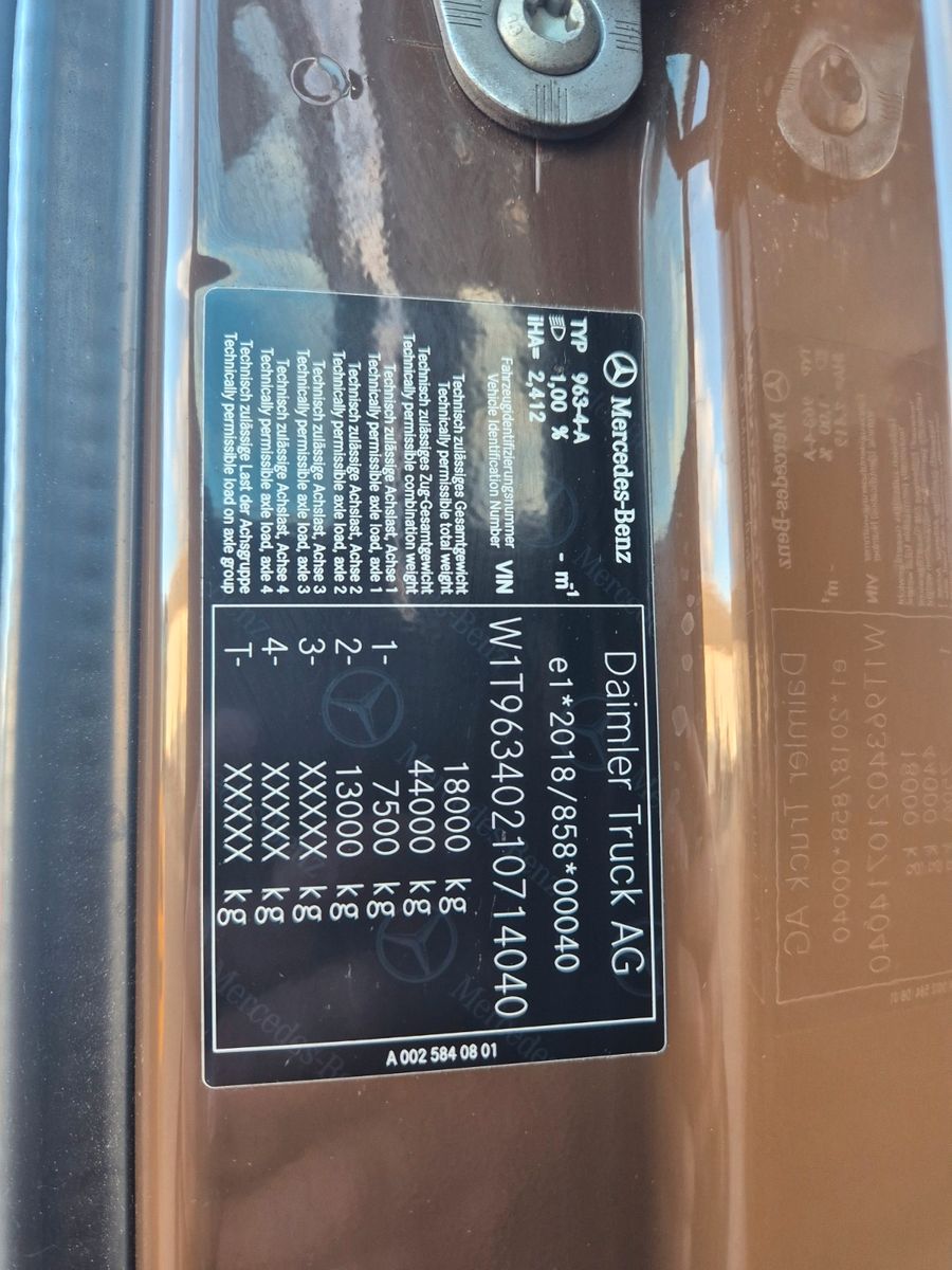 Fahrzeugabbildung Mercedes-Benz Actros 1848 LS Öl-Retarder Standklima BigSpace