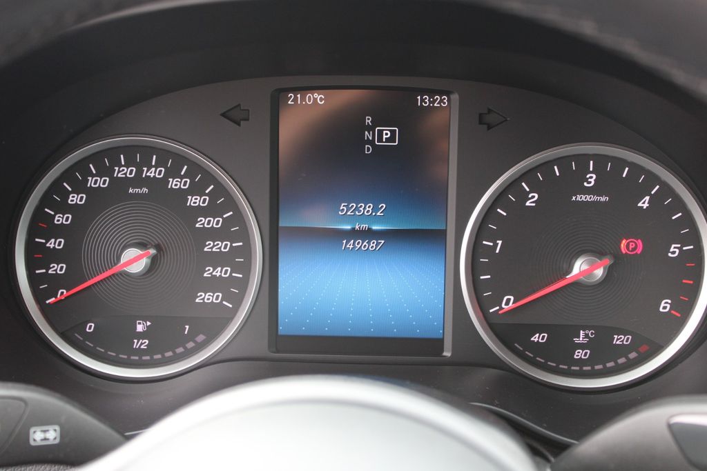 MERCEDES-BENZ C 220 d T LED AUT SHZ KAM NAVI PDC