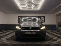 VW Touran 2.0TDI DSG R-Line NAVI Klimaautom LED