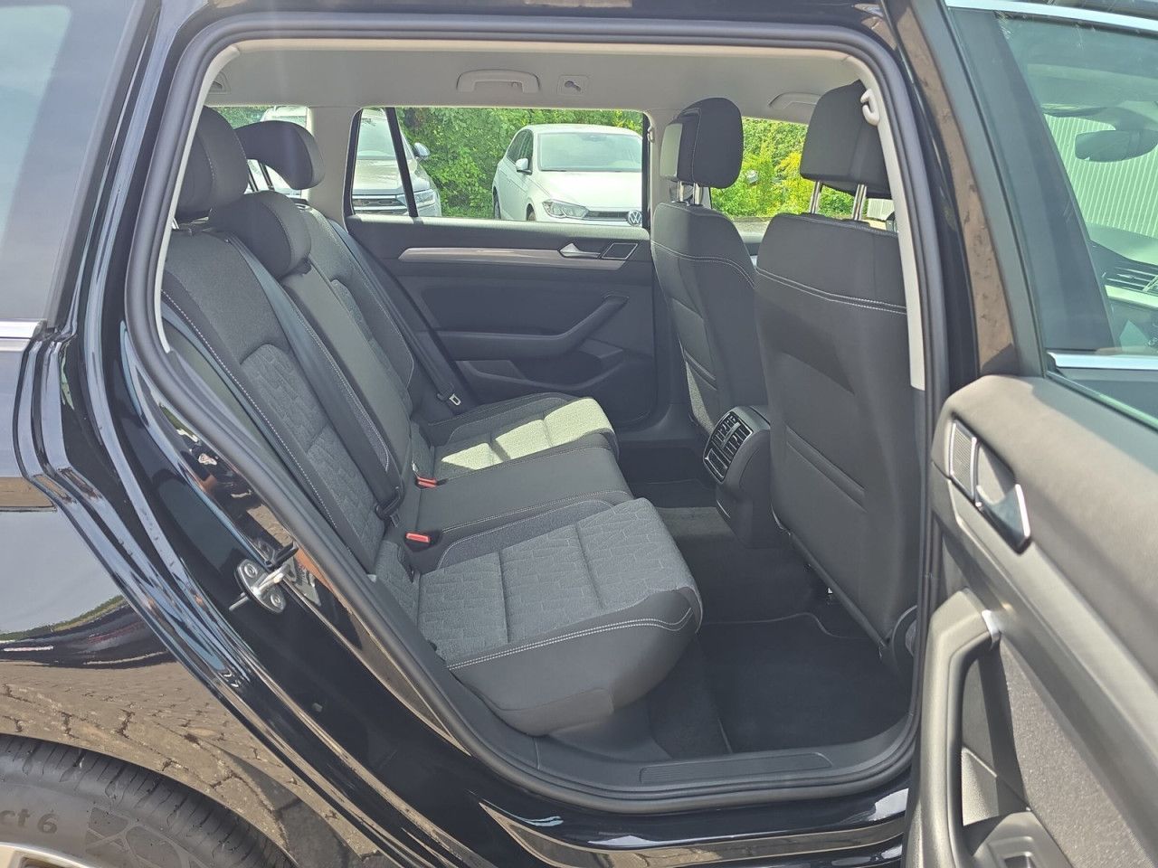 Fahrzeugabbildung Volkswagen Passat Variant Business 2.0 TDI SCR 110 kW