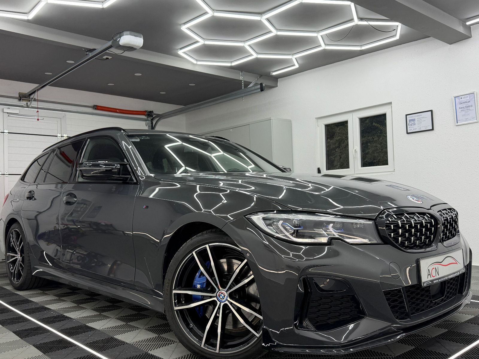 Fahrzeugabbildung BMW M340 d xDrive/STHZ/LASER/HuD/PANO/DRAVIT/DE FZG