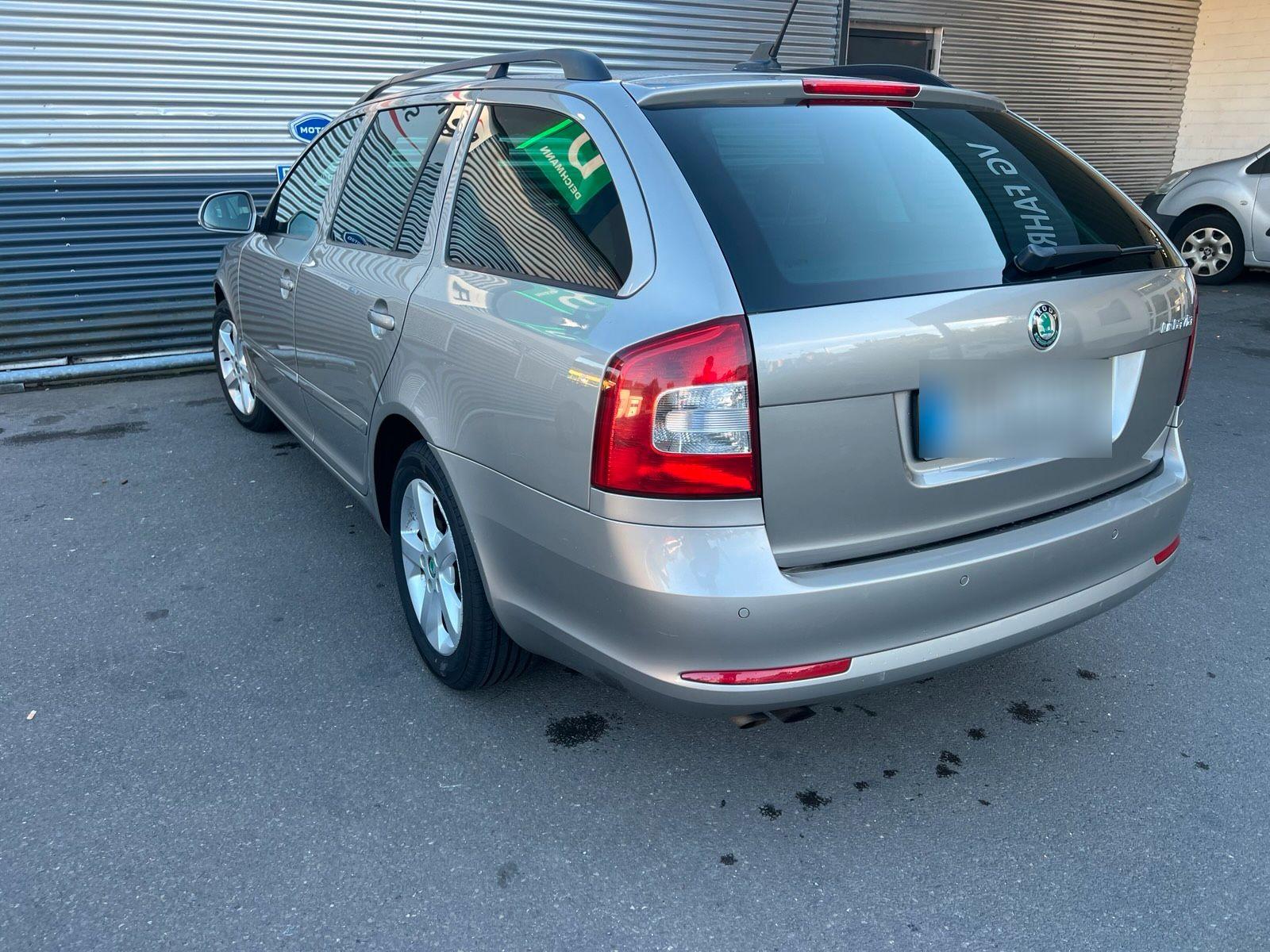 Skoda Octavia 2012 — engine 152 HP (112kW)