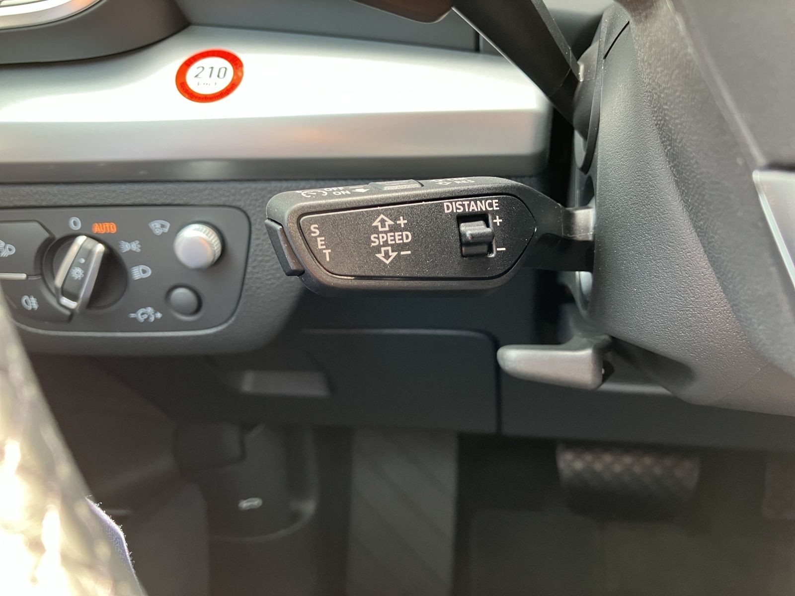 Fahrzeugabbildung Audi Q5 40 TFSI quattro advanced